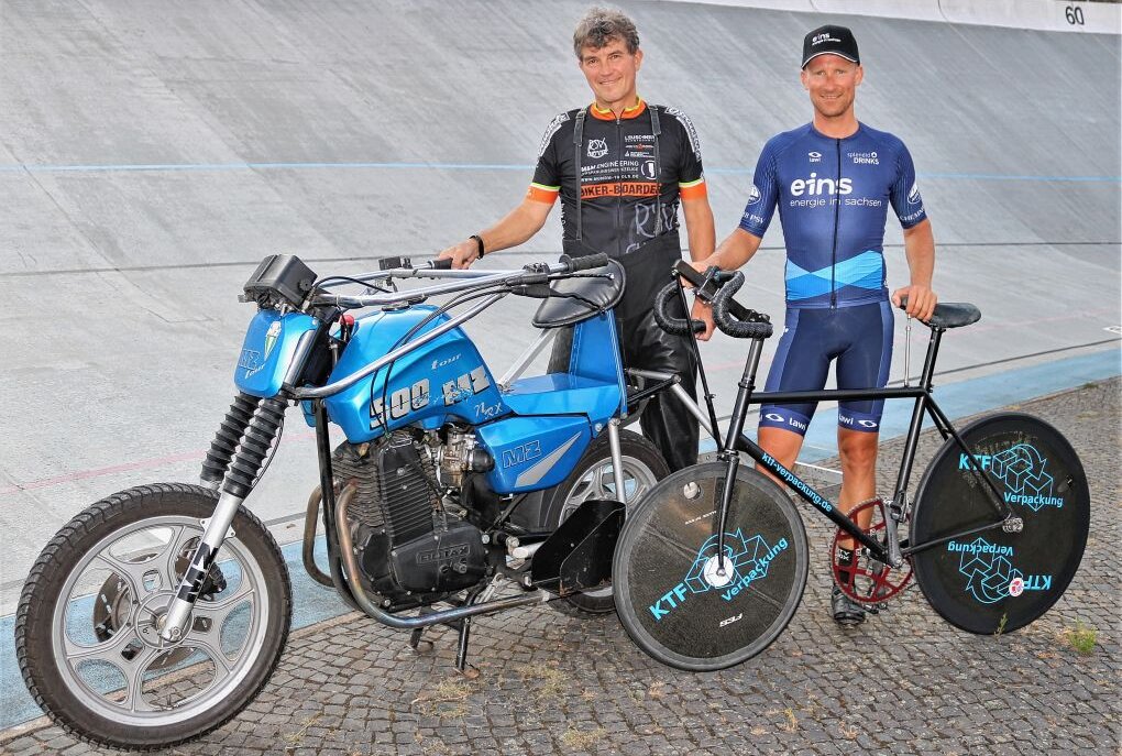 Chemnitzer Duo holt sich Edelmetall in Italien - Radsportler Robert Retschke (CPSV/r.) und Schrittmacher Holger Ehnert (RSV Chemnitz/l.) wurden bei der Steher Europameisterschaft in Italien Dritte. Foto: Knut Berger