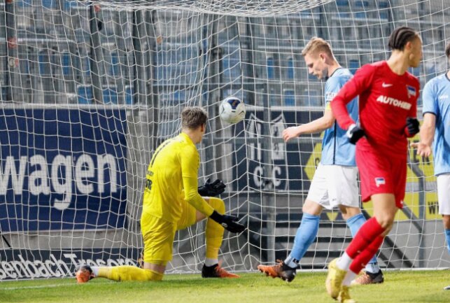 Chemnitzer FC bleibt weiter ungeschlagen - Ein Tor für den Hertha BSC II durch Maurice Covic. Foto: Harry Härtel