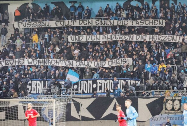 Chemnitzer FC bleibt weiter ungeschlagen - Die Fans unterstützen den CFC. Foto: Harry Härtel