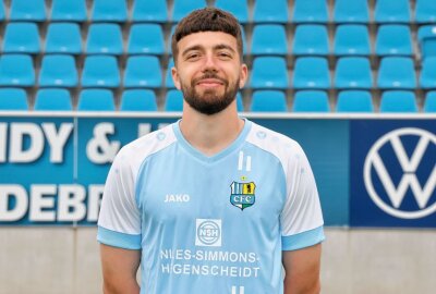 Chemnitzer FC: Dominik Pelivan verlängert seinen Vertrag - Mannschaftsfoto der Saison 2021/2022: Dominik Pelivan. Foto: Harry Härtel