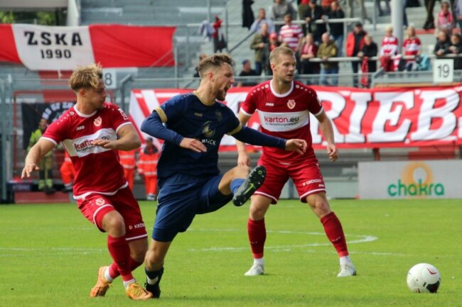 Chemnitzer FC empfängt am Freitag Energie Cottbus zum Ostderby - Im Hinspiel gab es für Tim Campulka auf die Socken. Im letzten Heimspiel - gegen Germania Halberstadt - erzielte der Innenverteidiger einen Doppelpack. 