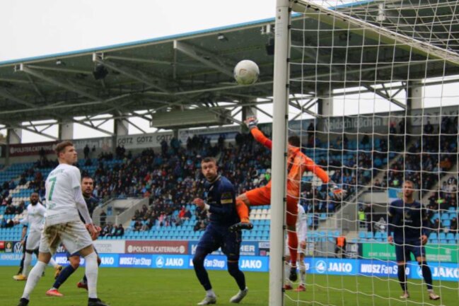 Chemnitzer FC kassiert dritte Punktspielniederlage in Folge - Kilian Pagluica vergab in Hälfte eins eine große Chance für den CFC.