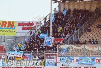 Chemnitzer FC mit Auswärts-Coup in Cottbus - 300 CFC-Fans begleiteten ihr Team mit ins "Stadion der Freundschaft", in dem insgesamt 4.124 Zuschauer zugegen waren. Foto: Fokus Fischerwiese