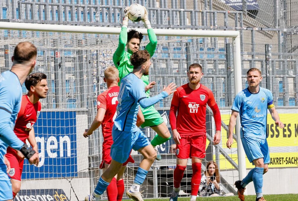 Chemnitzer FC trennt sich 1:1 von SV Babelsberg 03 - Stress vor dem Babelsberger Tor. Foto: Harry Härtel