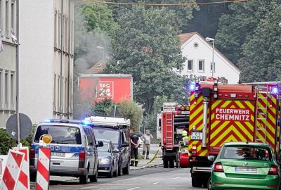 Chemnitzer Feuerwehr bei Kellerbrand in Furth im Einsatz - Am Samstag wurde die Feuerwehr gegen 13 Uhr in den Chemnitzer Ortsteil Furth zu einem Einsatz gerufen. Foto: Harry Härtel/Härtelpress