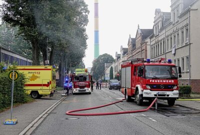 Chemnitzer Feuerwehr bei Kellerbrand in Furth im Einsatz - Am Samstag wurde die Feuerwehr gegen 13 Uhr in den Chemnitzer Ortsteil Furth zu einem Einsatz gerufen. Foto: Harry Härtel