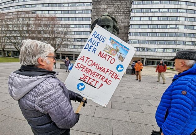 Kundgebung der Chemnitzer Friedensinitiative gegen die Aggression von Russland und die imperialistische Machtpolitik der Nato. Foto: Harry Härtel