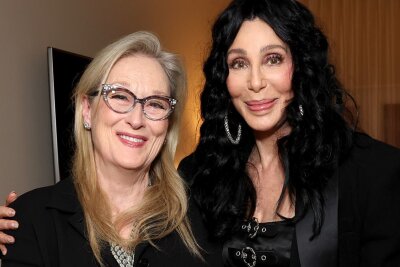 Cher geht nicht mit Männern ihres Alters aus: "Sind inzwischen alle tot" - Seit den Dreharbeiten zu "Silkwood" gut befreundet: Meryl Streep (links) und Cher.