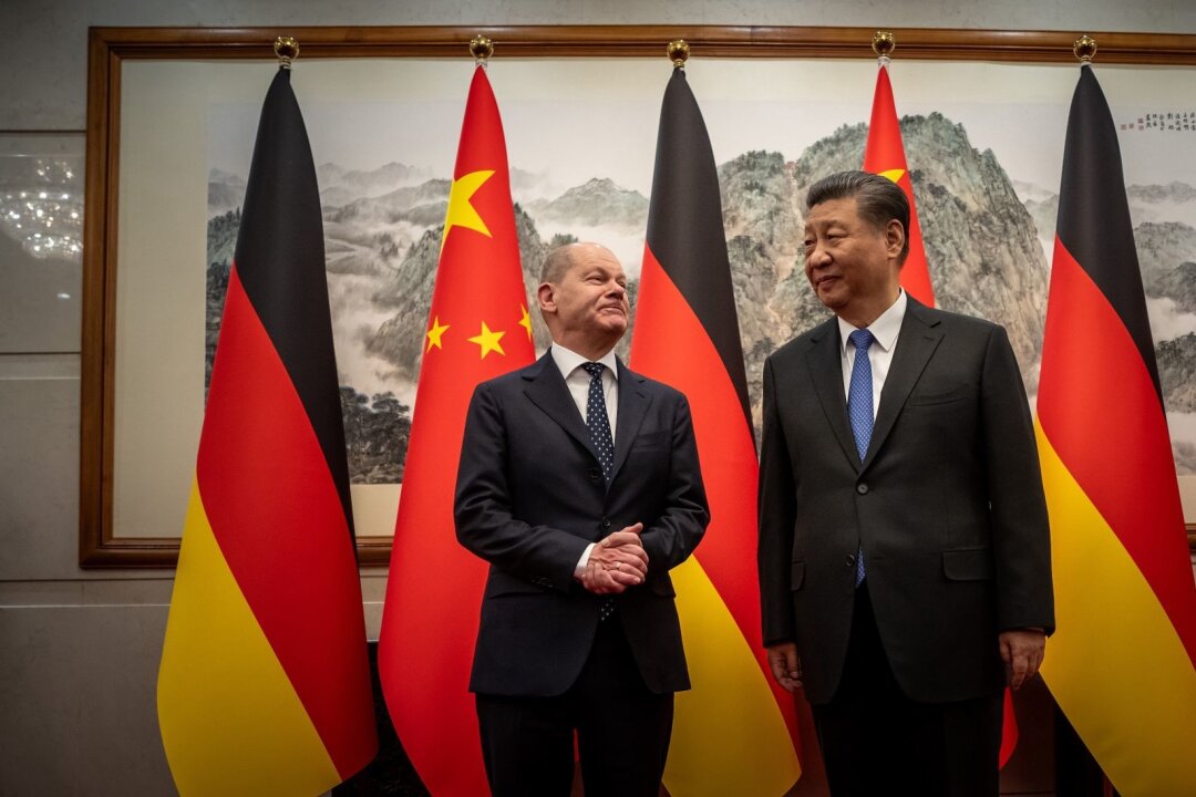 China setzt auf enge Kooperation mit Deutschland - Chinas Staatspräsident Xi Jinping empfängt Bundeskanzler Olaf Scholz in Peking.