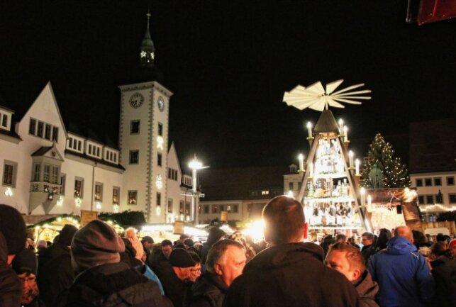 Der Freiberger Christmarktsoll auch in diesem Jahr wieder erstrahlen. Foto: Wieland Josch/Archiv