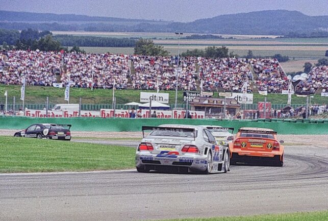 Comeback der DTM am Sachsenring - Von 2000 bis 2002 begeisterte die DTM am Sachsenring die Massen. Foto: Thorsten Horn