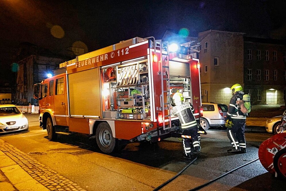 Containerbrand-Serie setzt sich fort - Die Feuerwehr Chemnitz konnte die Container löschen. Foto: Harry Härtel