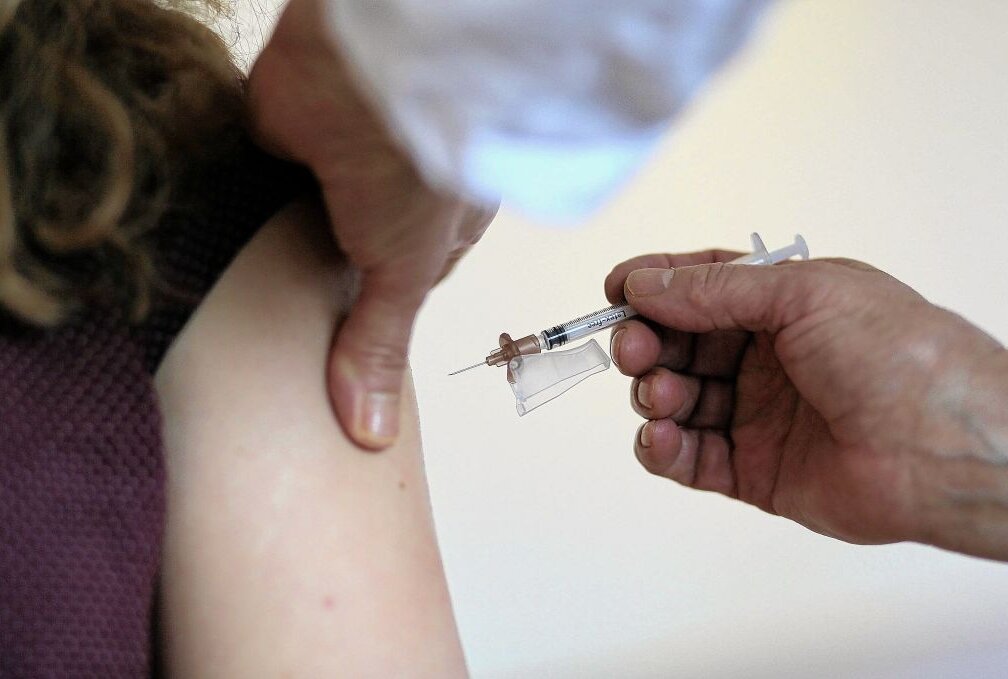 Ab sofort bieten die Paracelsus Kliniken Sachsen am Standort Adorf die Möglichkeit, sich online für eine Covid-Impfung anzumelden. Foto: PKS
