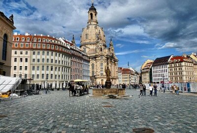 Corona-Kritiker wollen Stadtratssitzung in Dresden stören - Symbolbild. Foto: Pixabay