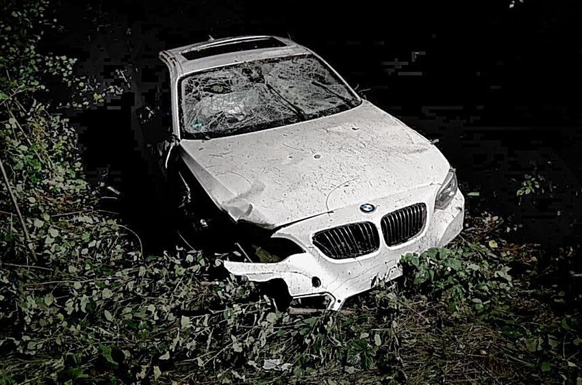Crash auf A4: Fahrerin kommt von Fahrbahn ab und überschlägt sich - Eine 29-jährige Fahrerin eines Pkw BMW kam in der Nacht von der Fahrbahn ab. Foto: Harry Härtel