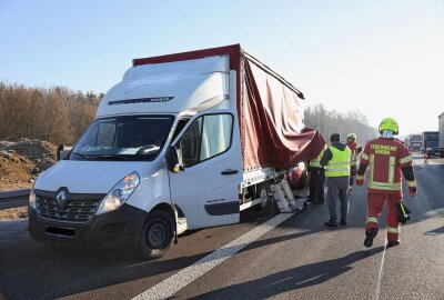 Crash auf der A4: PKW kollidiert mit Kleinlaster - Zu einem Verkehrsunfall kam es am Dienstagmorgen gegen 8.50 Uhr auf der A4 in Fahrtrichtung Dresden. Foto: xcitepress