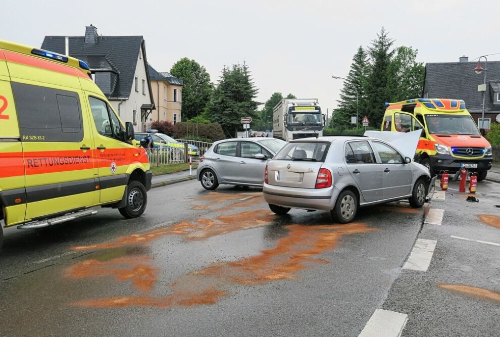 In Lauter-Bernsbach kam es zu einem Unfall mit drei Verletzten. Foto: Niko Mutschmann