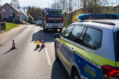 Gegen 17 Uhr kam es auf der Alten Lößnitzer Straße in Bad Schlema zu einem Verkehrsunfall. Foto: Nico Mutschmann
