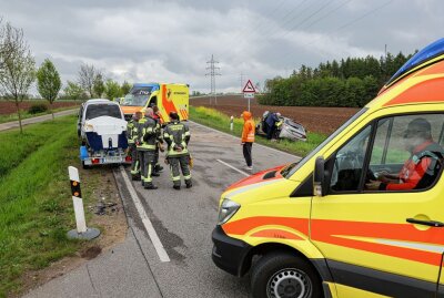 Crash in Mülsen: PKWs stoßen auf Kreuzung zusammen - Heute Vormittag kam es zu einem Crash bei Mülsen. Foto: Andreas Kretschel
