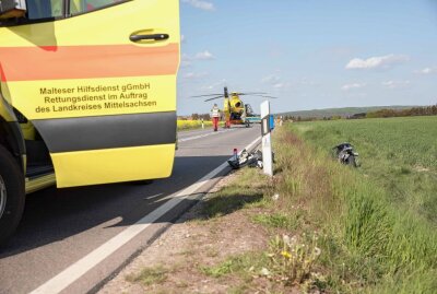 Crash: Motorradfahrer verletzt sich auf B173 schwer - Auf der B173 verletzte sich ein Motorradfahrer schwer. Foto: Marcel Schlenkrich