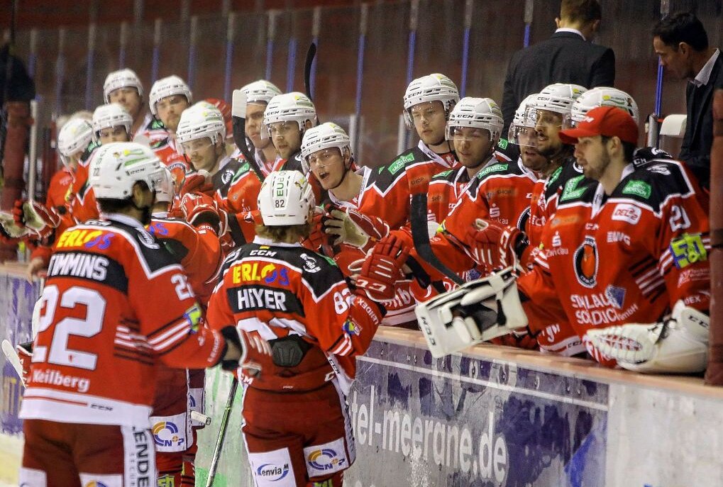 Eishockey: Die Eispiraten haben am Wochenende sechs Punkte eingefahren. Foto: Andreas Kretschel.