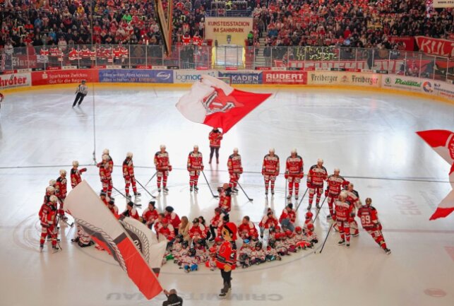 Crimmitschau hat den Stadionmietvertrag mit Eispiraten gekündigt! - Stadionmietvertrag mit dem Eishockey-Zweitligisten Eispiraten Crimmitschau gekündigt. Foto: Andreas Kretschel