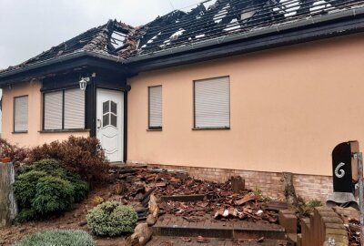 Dachstuhlbrand in Großpösna: Brandursache unbekannt - In Großpösna brannte in der vergangenen Nacht ein Dachstuhl. Foto: Spurensicherung/Anke Brod