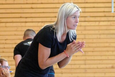 Dämpfer für Marienbergs Handballerinnen - Kurz vor Schluss hoffte Lucie Hribova noch auf einen Sieg, doch dann verlor ihr Team in letzter Sekunde. Foto: Andreas Bauer