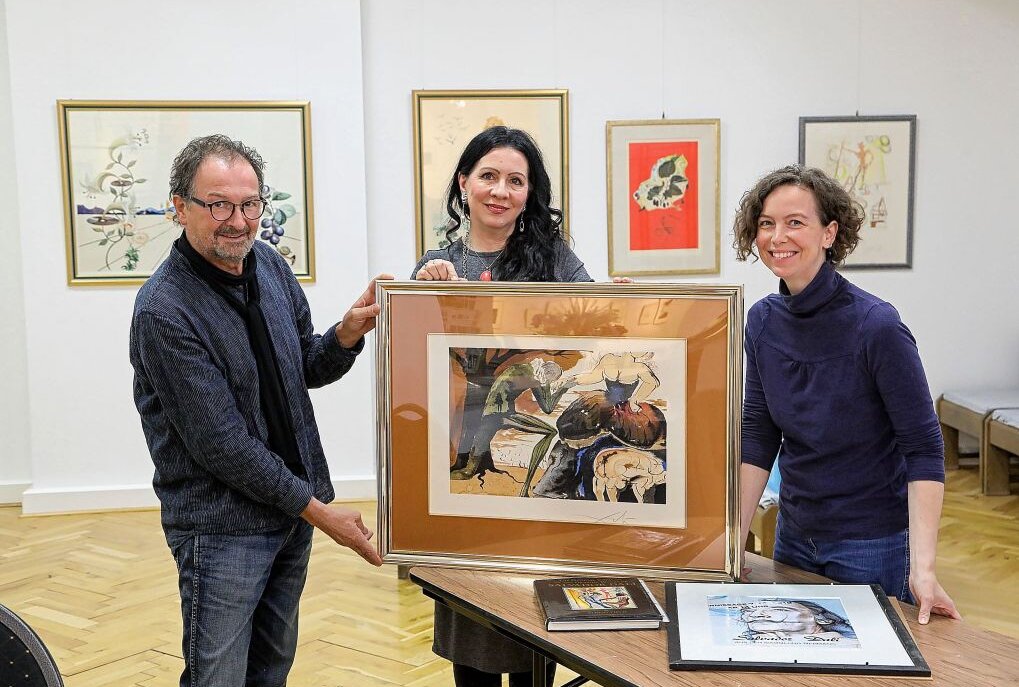 Nach Ausstellungen in Glauchau und in Waldenburg werden ausgewählte Originalgrafiken von Salvador Dalí  nun auch in den Räumen der Galerie "Art In" im Kunsthaus in Meerane gezeigt. Foto: Andreas Kretschel