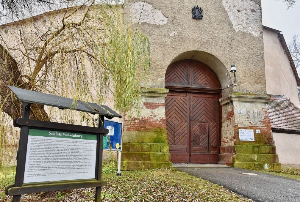 Um Schloss Wolkenburg herum findet am 15. Oktober ein Parkseminar statt. Foto: Steffi Hofmann