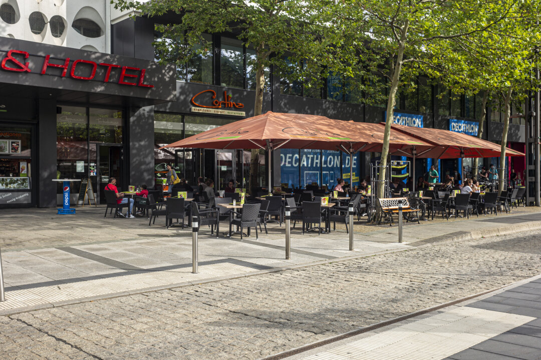 Das Cortina ist Eiscafé und Restaurant in einem - Das Cortina ist auf der Straße der Nationen 12 zu finden.