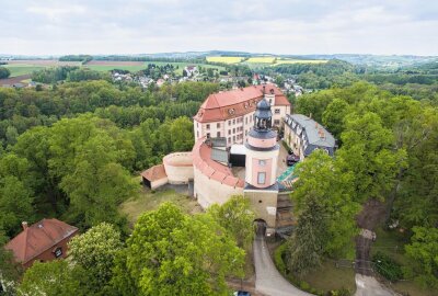 Das sind die 15 schönsten Burgen und Schlösser in Sachsen - Das Wolkenburger Schloss lockt mit Führungen und einem Konzert. Foto: Oliver Göhler/Tourismusregion
