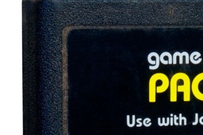 Das sind die meistverkauften Videogames aller Zeiten - "Pac-Man" ist Kult: Der kleine gelbe Pillenfresser und Geisterjäger begeisterte bislang über 42 Millionen zahlende Fans und reiht sich damit auf Platz 16 bei den meistverkauften Videospielen der Welt ein.