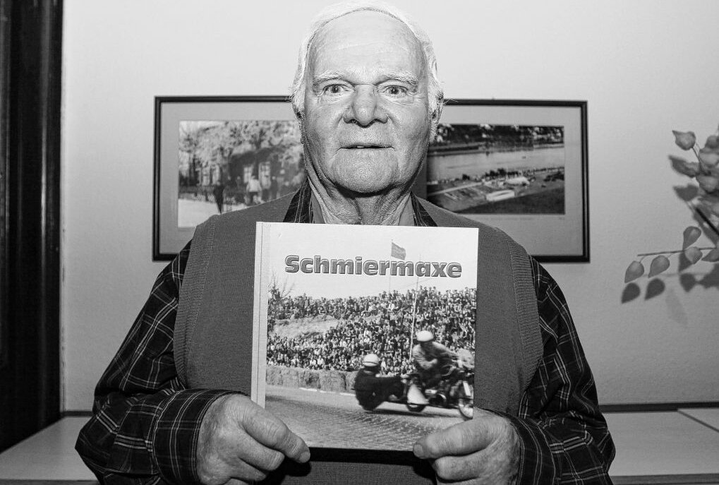 DDR-Sportler Rolf Pöschel im Alter von 93 Jahren verstorben - Rolf Pöschel hat zu Lebzeiten ein Buch mit dem Titel "Schmiermaxe" herausgebracht. Foto: Thomas Fritzsch/PhotoERZ