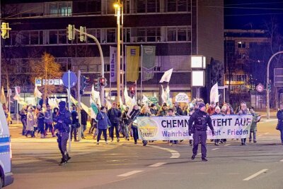 Demogeschehen am Montagabend in der Chemnitzer Innenstadt - 1Demonstration "Chemnitz steht auf" am heutigen Montagabend in der Innenstadt. Foto: Harry Härtel