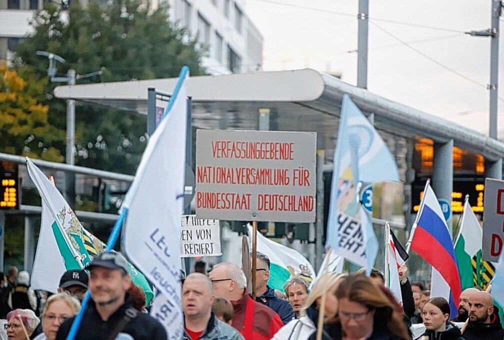 Tausende demonstrieren in Chemnitz. Foto: ChemPic