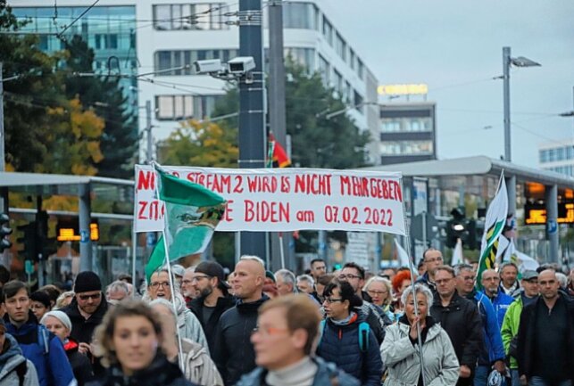Demogeschehen in Chemnitz: Tausende demonstrieren - Foto: ChemPic