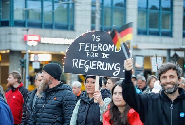 Demogeschehen in Chemnitz: Tausende demonstrieren - ChemPic