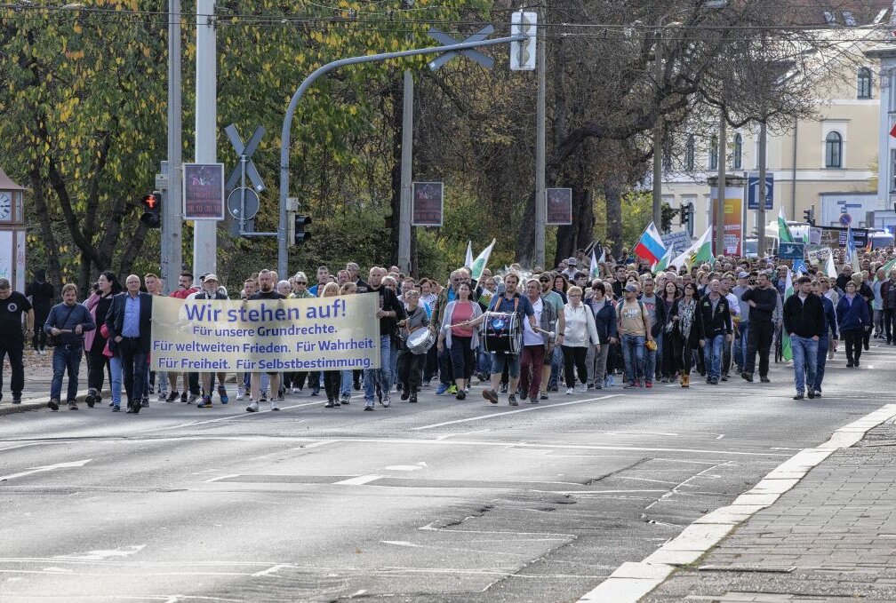 Demonstration am Feiertag in Zwickau - In Zwickau wird demonstriert. Foto: B&S