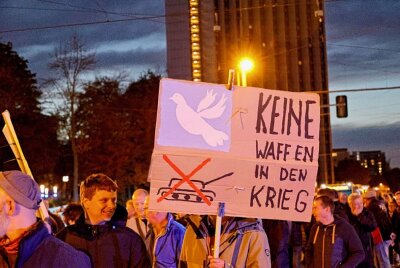 Demonstration am Montagabend in Chemnitzer Innenstadt - Demonstration am Montagabend in Chemnitzer Innenstadt. Foto: Harry Haertel