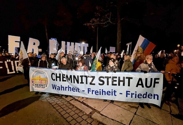 Demonstration am Montagabend in der Chemnitzer Innenstadt - Die Demo am Montagabend in der Chemnitzer Innenstadt. Foto: Harry Härtel