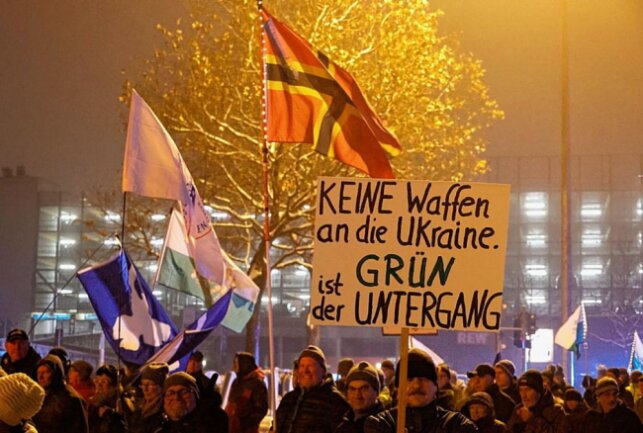 Demonstrationsgeschehen am Montagabend in Chemnitz - Am Montagabend demonstrierten erneut Menschen in Chemnitz. Foto: Harry Härtel