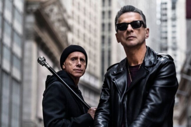 Depeche Mode gegen Grönemeyer: Das sind die Musik-Highlights der Woche - Martin Gore (links) und Dave Gahan machen nach dem Tod von Andy Fletcher als Duo weiter. Das neue Depeche-Mode-Album nennen sie "Memento Mori".