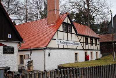 Der Freibergsdorfer Hammer erklingt - Das historische Anwesen. Foto Renate Fischer