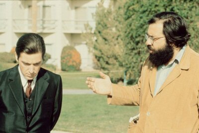 Der in die Finsternis blickte - Am Set von "Der Pate" gibt Coppola (rechts) seinen Hauptdarsteller Al Pacino Regieanweisungen.