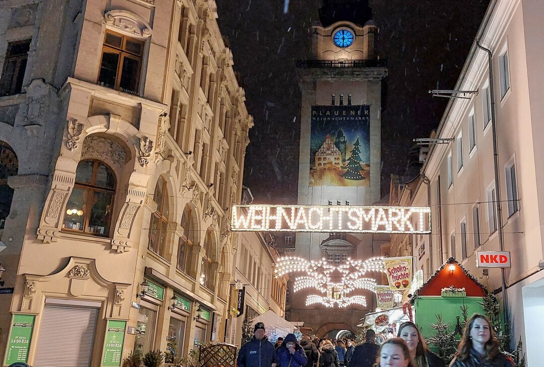 Der Plauener Weihnachtsmarkt hat geöffnet - Der Plauener Weihnachtsmarkt hat geöffnet. Foto: Karsten Repert