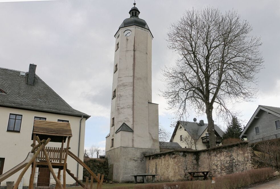 Der schiefe Rößnitzer Turm. Foto: Simone Zeh