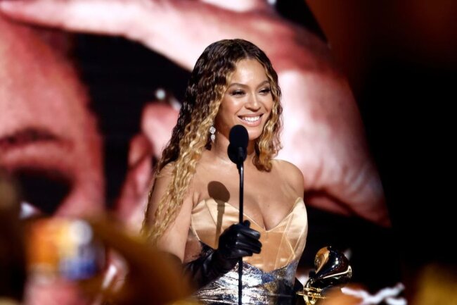 Deutsche Sängerin schreibt Grammy-Geschichte, Beyoncé bricht Allzeit-Rekord - Dank vier weiterer Grammys hat Beyoncé nun den Allzeit-Rekord inne.