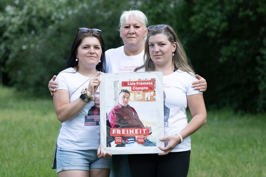 Deutscher nach Demo in Kuba seit 1000 Tagen inhaftiert - Maria (l) und Janie (r) Frómeta Compte, Töchter des Inhaftierten.