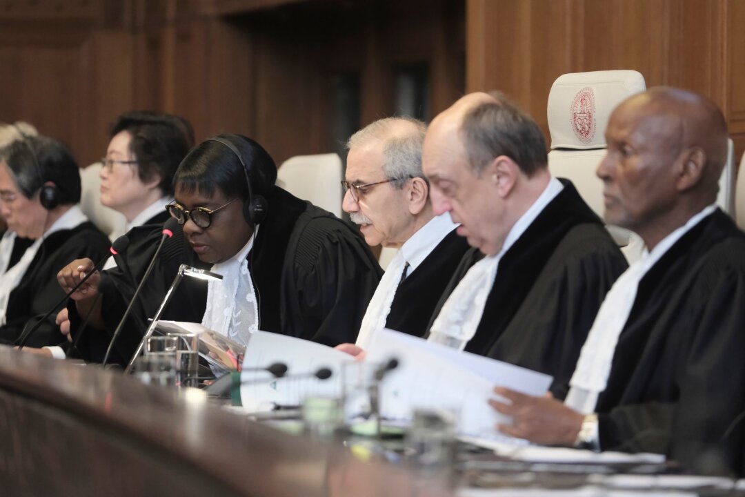 Deutschland der Beihilfe zum Völkermord beschuldigt - Richter Nawaf Salam (3.v.r.) zu Beginn einer zweitägigen Anhörung vor dem Internationalen Gerichtshof.